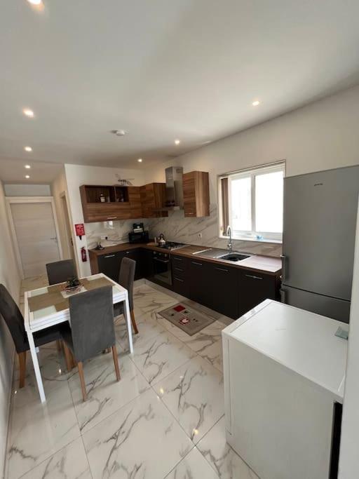2 Bedroom Apartment In Msida, Malta Екстер'єр фото